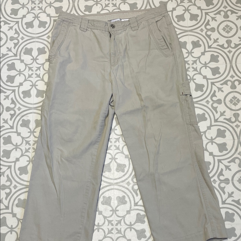 Columbia Men's Light Gray Cargo Pants